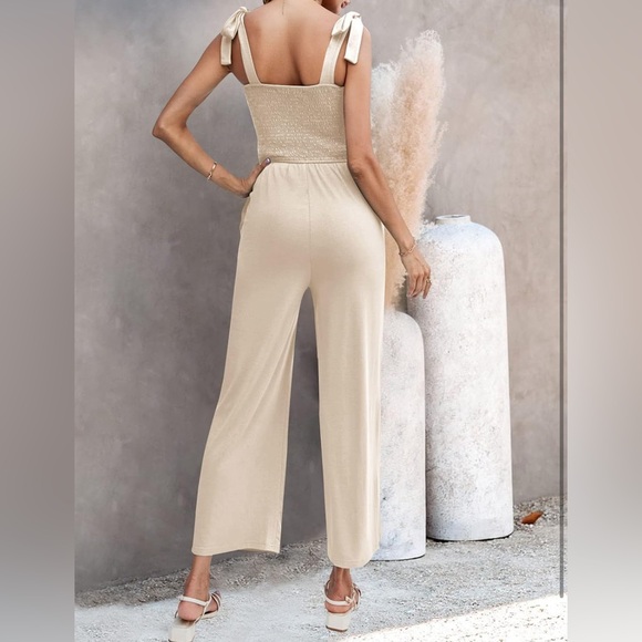 NWOT Smocked Jumpsuit - Picture 4 of 5